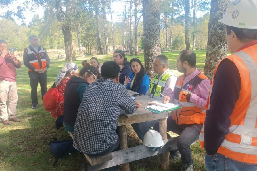 Delegada Presidencial Provincial se reúne con comunidad de Liucura en San Juan de La Costa